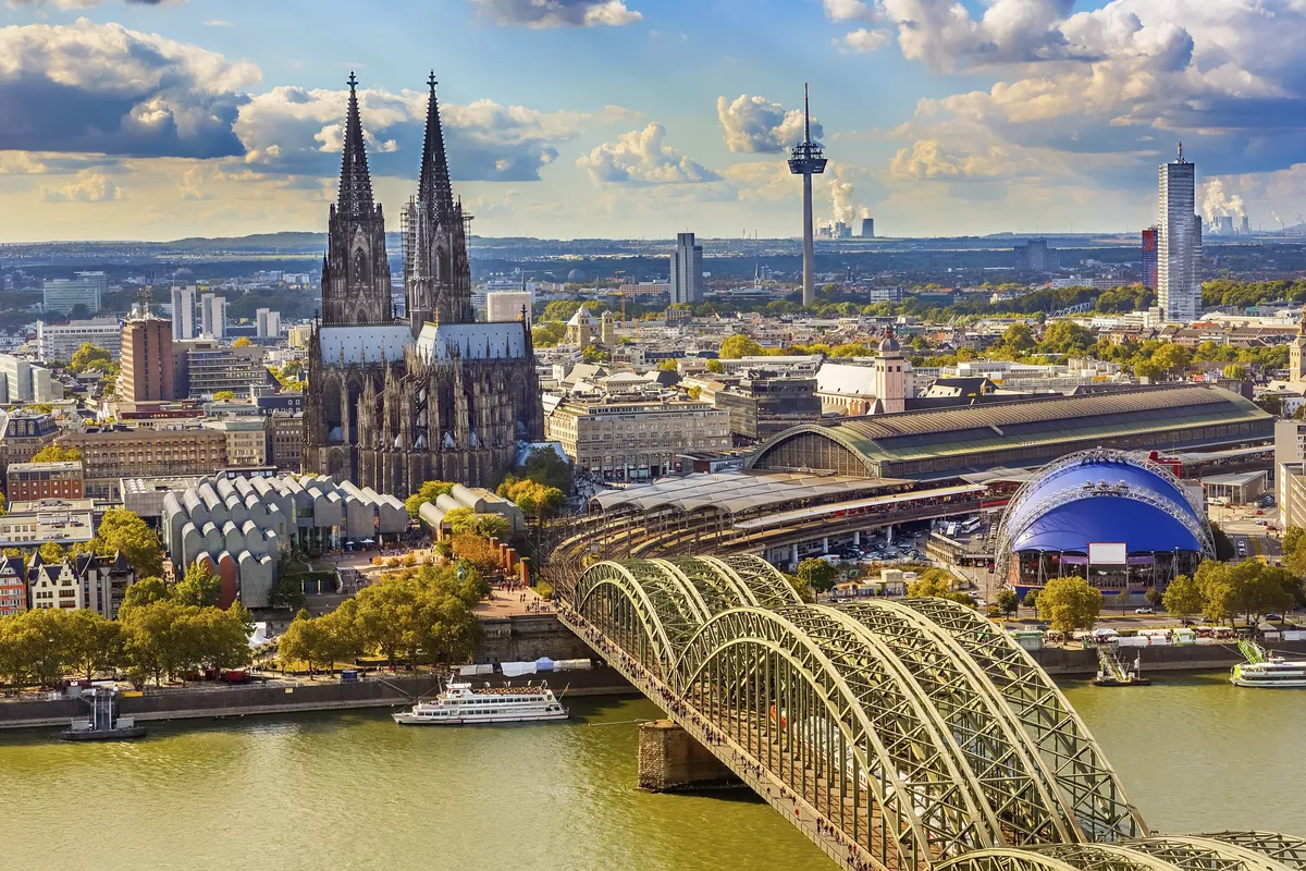 Panorama mit Dom, Köln - © shutterstock_217726825