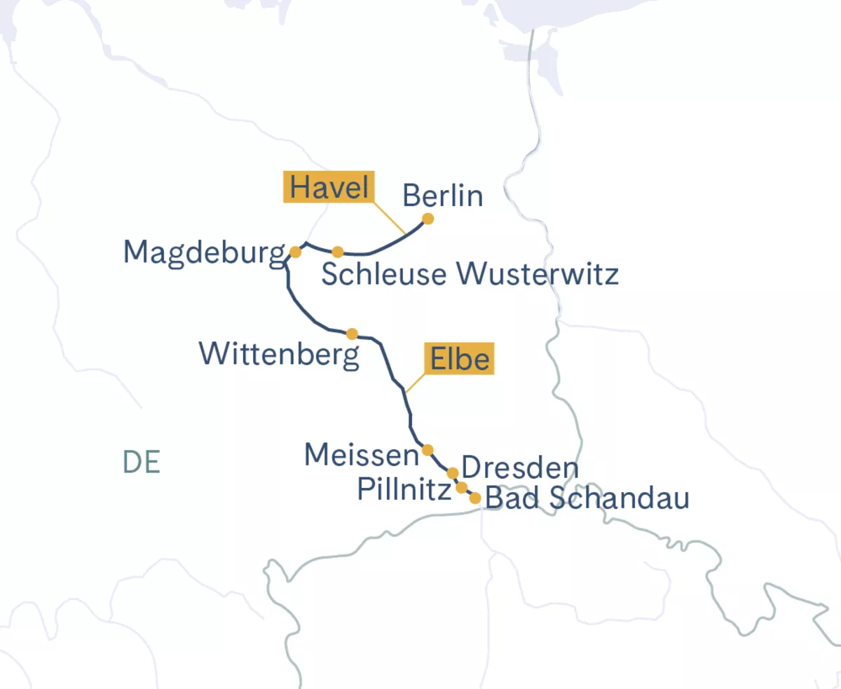 Nashorn am Wasserloch - © EcoView - Fotolia