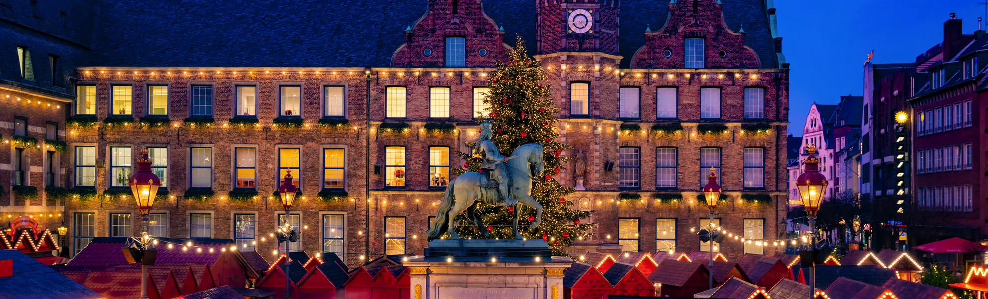 Weihnachtsmarkt in Düsseldorf  - © Chris Goettert - stock.adobe.com