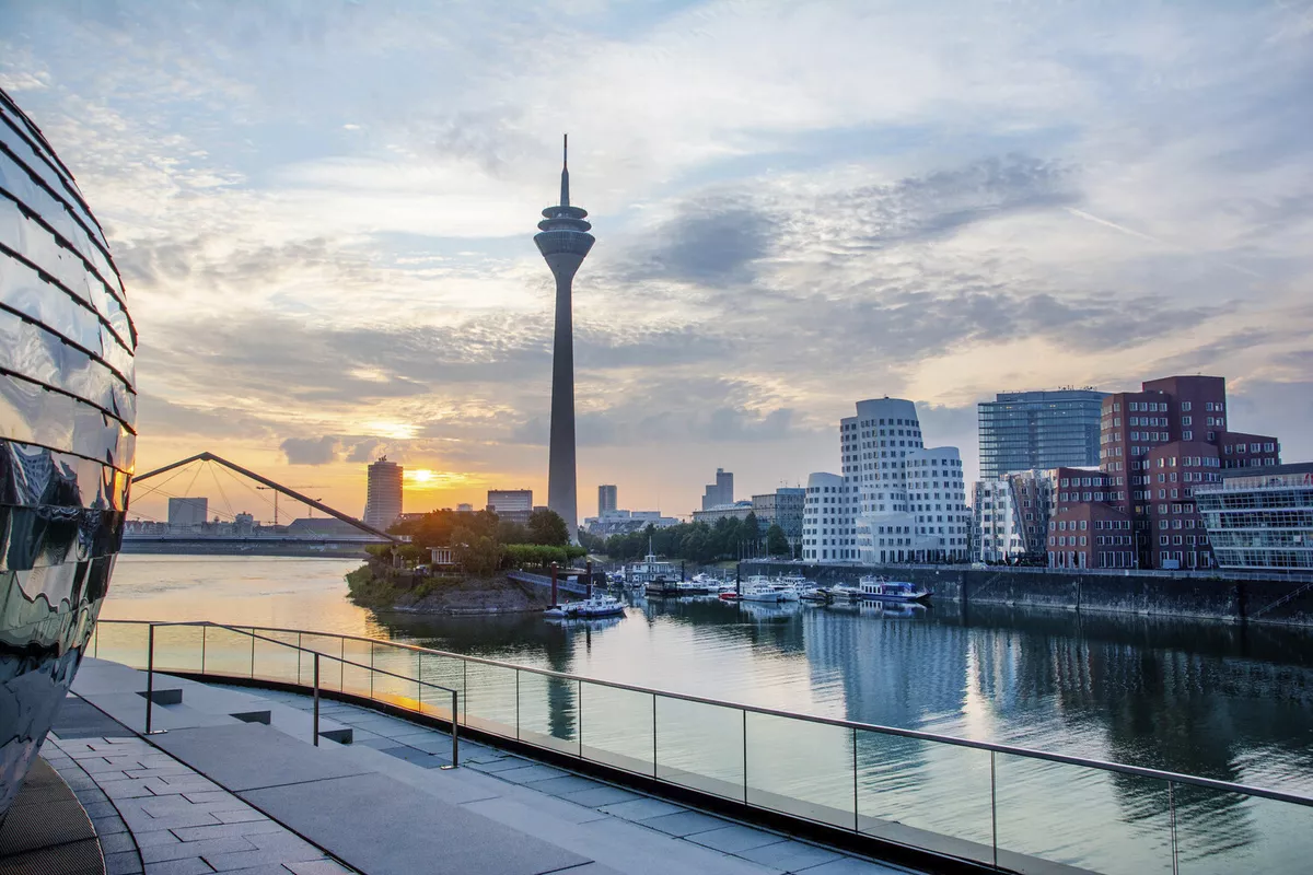 Medienhafen mit Gehry-Bauten, Düsseldorf