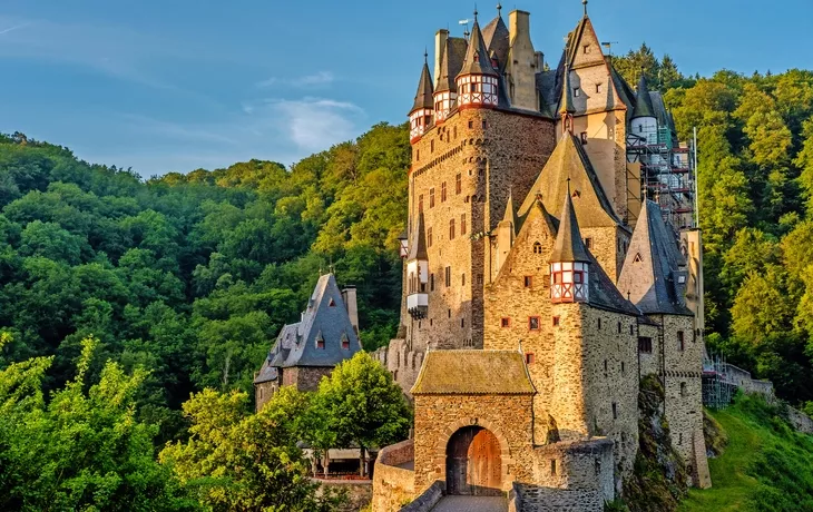 © haveseen - stock.adobe.com - Burg Eltz in Rheinland-Pfalz