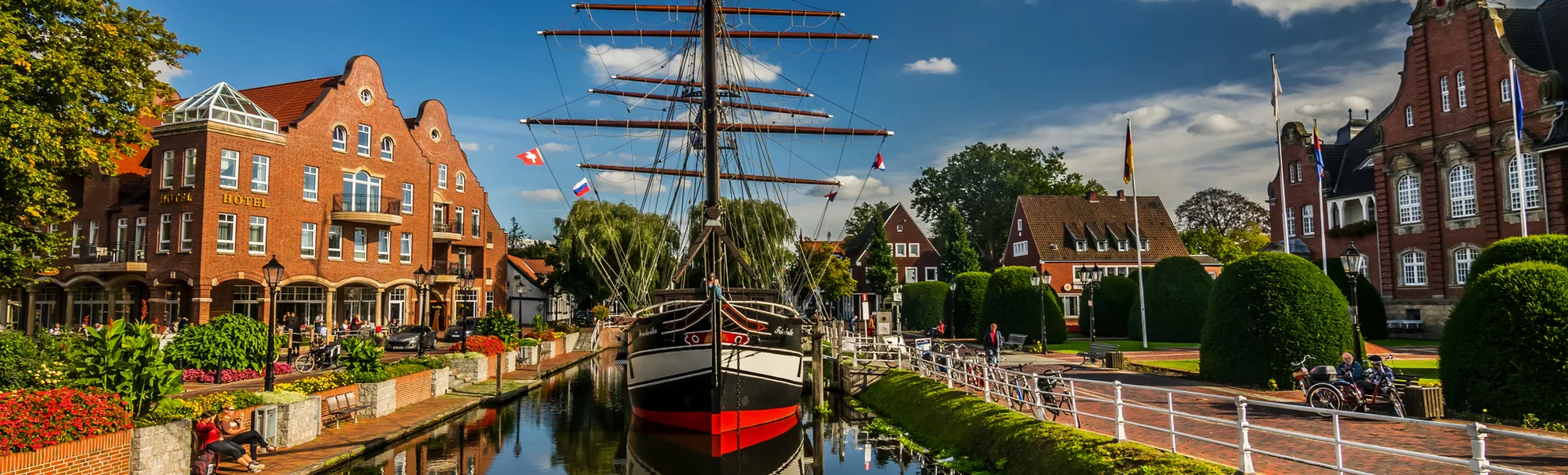 Papenburg mit Museumsschiff - © TimosBlickfang - stock.adobe.com
