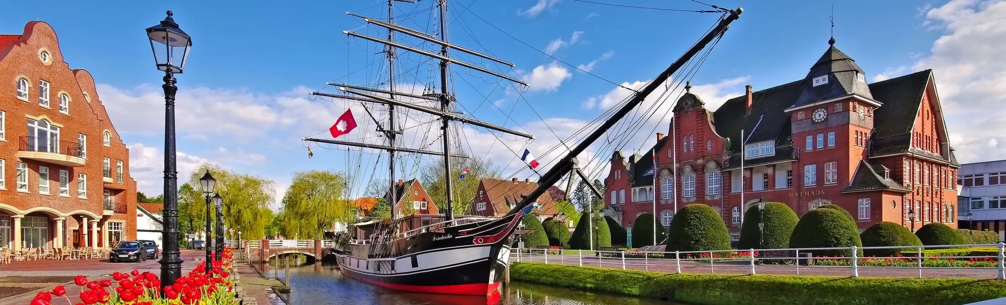 Papenburg mit Museumsschiff - © LianeM - Fotolia