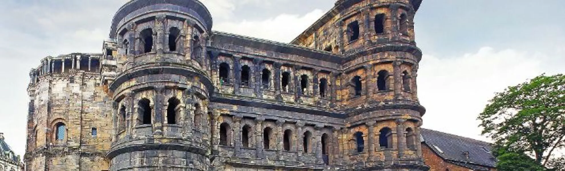 Porta Nigra: das schwarze Stadttor von Trier - © Pecold - Fotolia