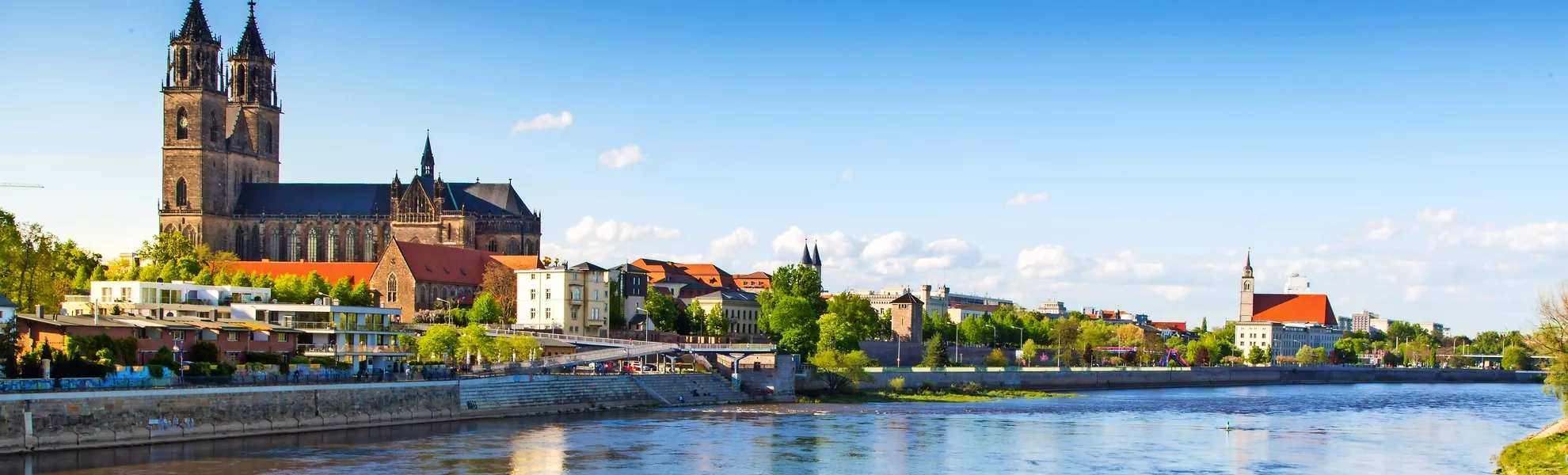 Magdeburg an der Elbe mit Dom, Elbterassen und Johanniskirche im Frühling - © Hanker - stock.adobe.com