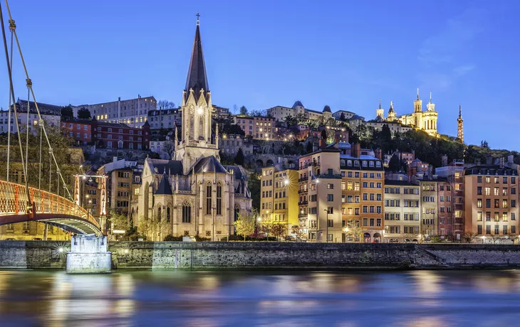 Vieux-Lyon mit Saône und Kathedrale La Fourvière - © shutterstock_167845649