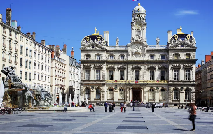 Basel bei Sonnenuntergang // Basel at sunset - © Basel Tourismus