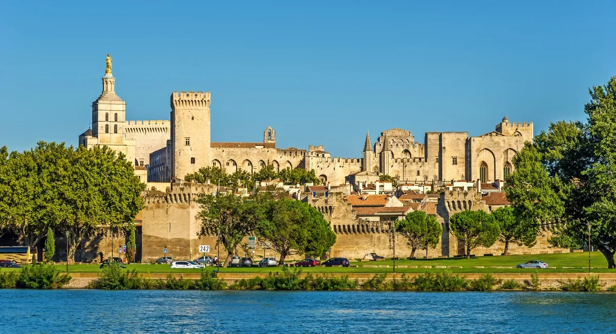 Papstpalast in Avignon - © milosk50 - Fotolia