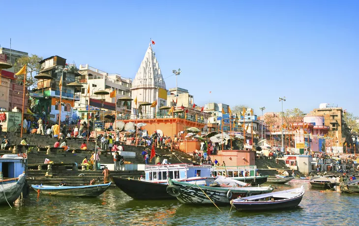 © shutterstock_66189043 - Die heilige Stadt am Ganges, Varanasi