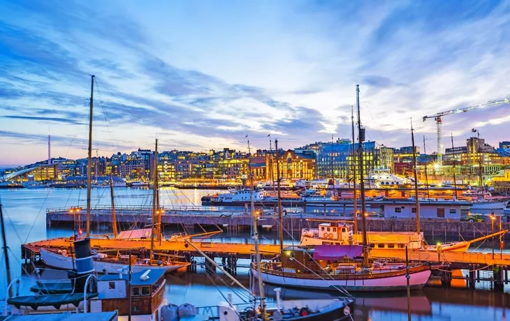 © orpheus26 - stock.adobe.com - Oslo in der Dämmerung