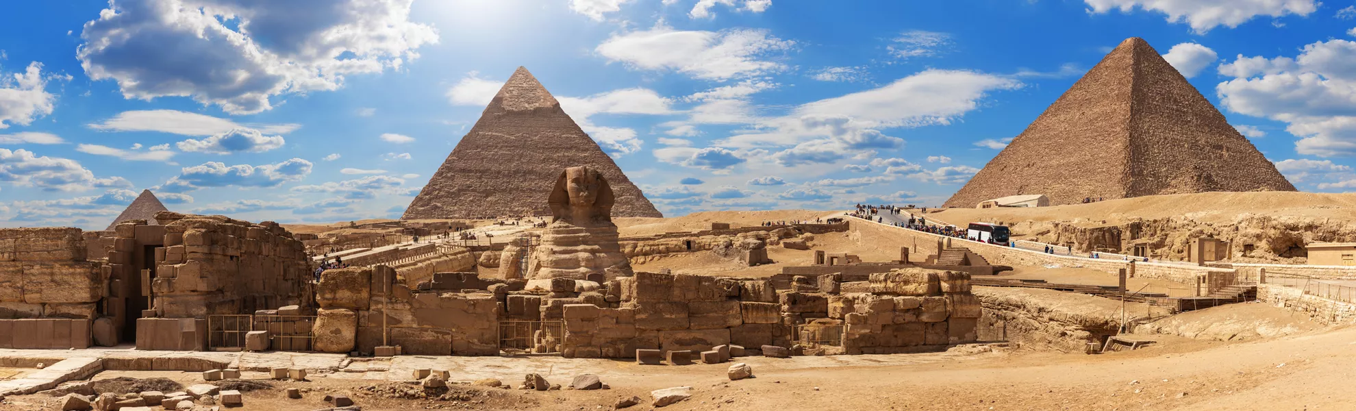 Blick auf die Grosse Sphinx und die Pyramiden von Gizeh, Ägypten - © AlexAnton - stock.adobe.com