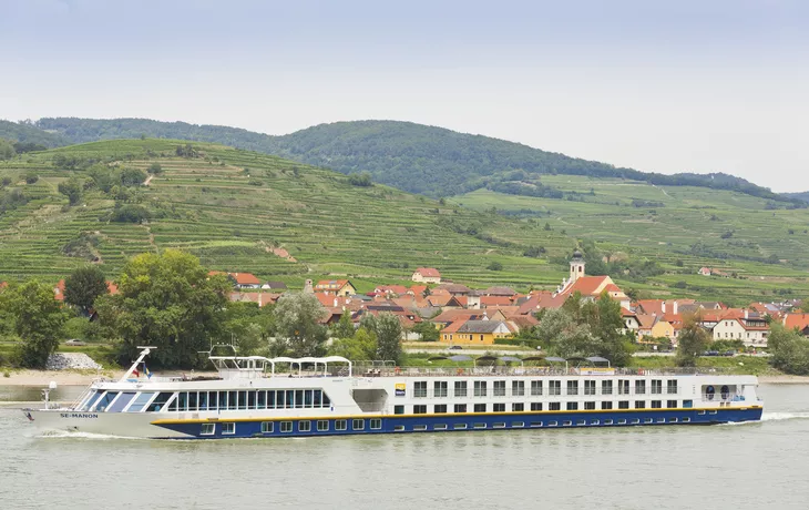 Pak Ou Höhlen, Luang Prabang - © rudiernst - stock.adobe.com