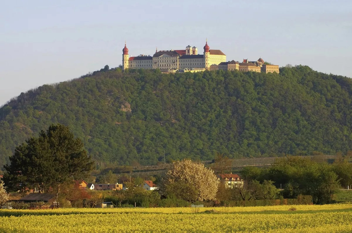 Benediktinerstift Göttweig (Blick von Krems) - © Â©LianeM - stock.adobe.com