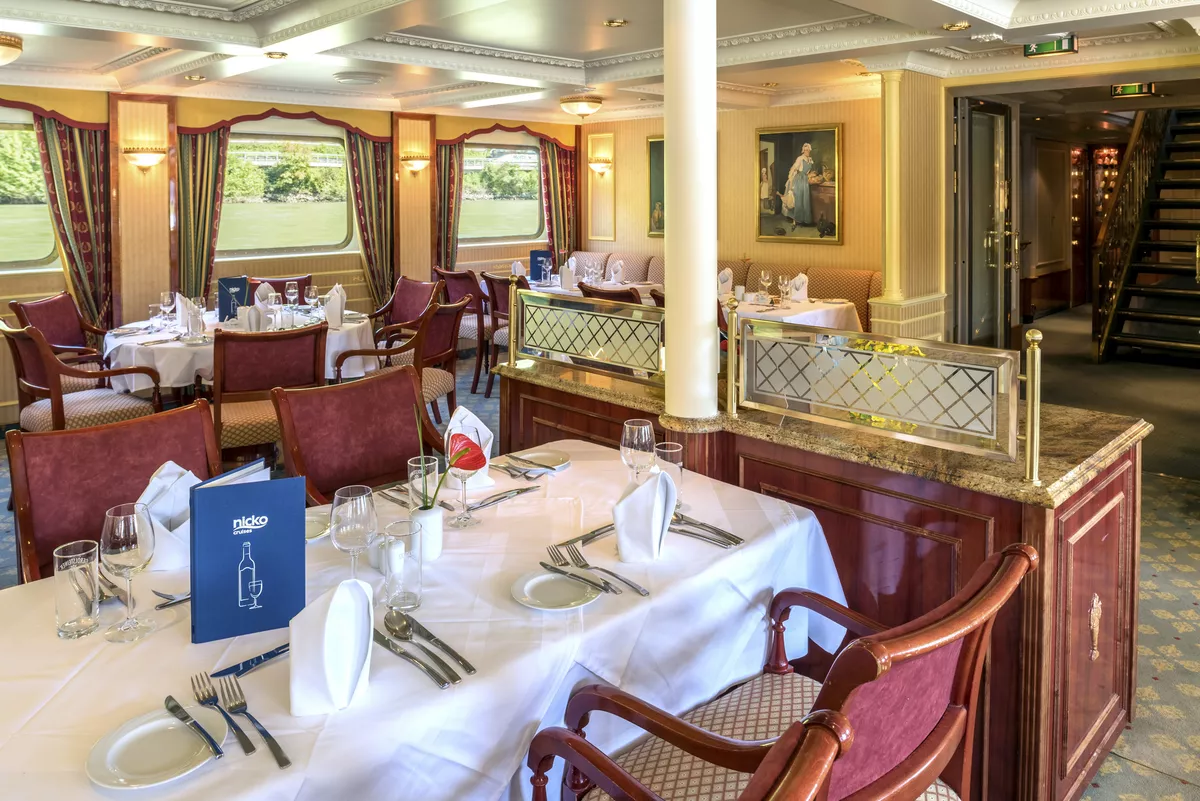 Restaurant - © 