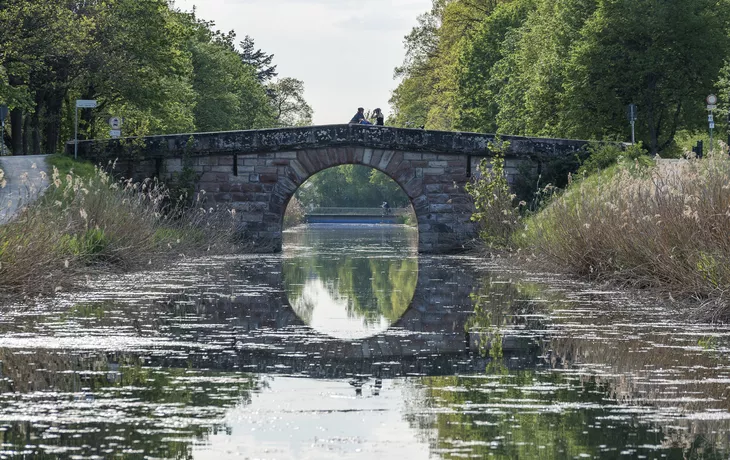 © Max Media - stock.adobe.com - Radweg am historischen Ludwigskanal