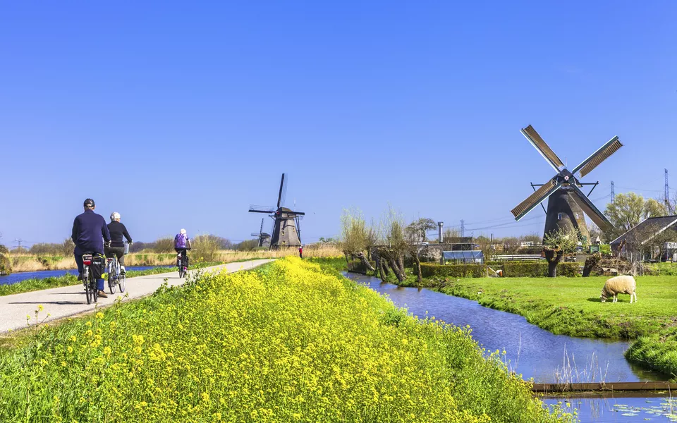 Velofahrt bei Kinderdijk