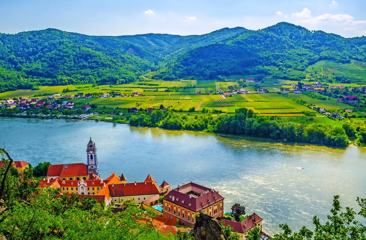 Donau in der Wachau bei Dürnstein - © dudlajzov - Fotolia