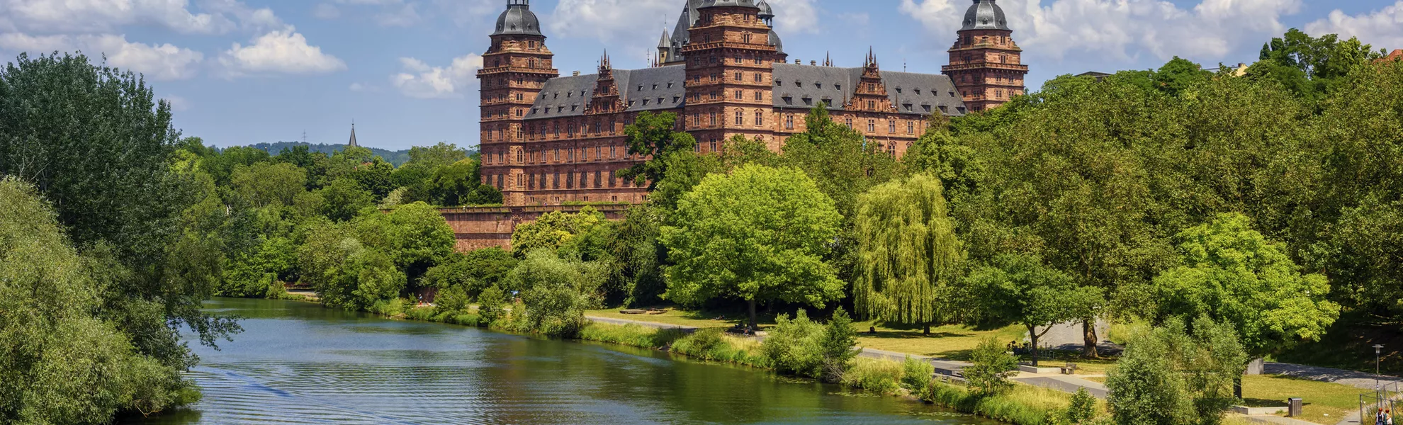 Schloss Johannisburg in Aschaffenburg - © Boris Stroujko - stock.adobe.com