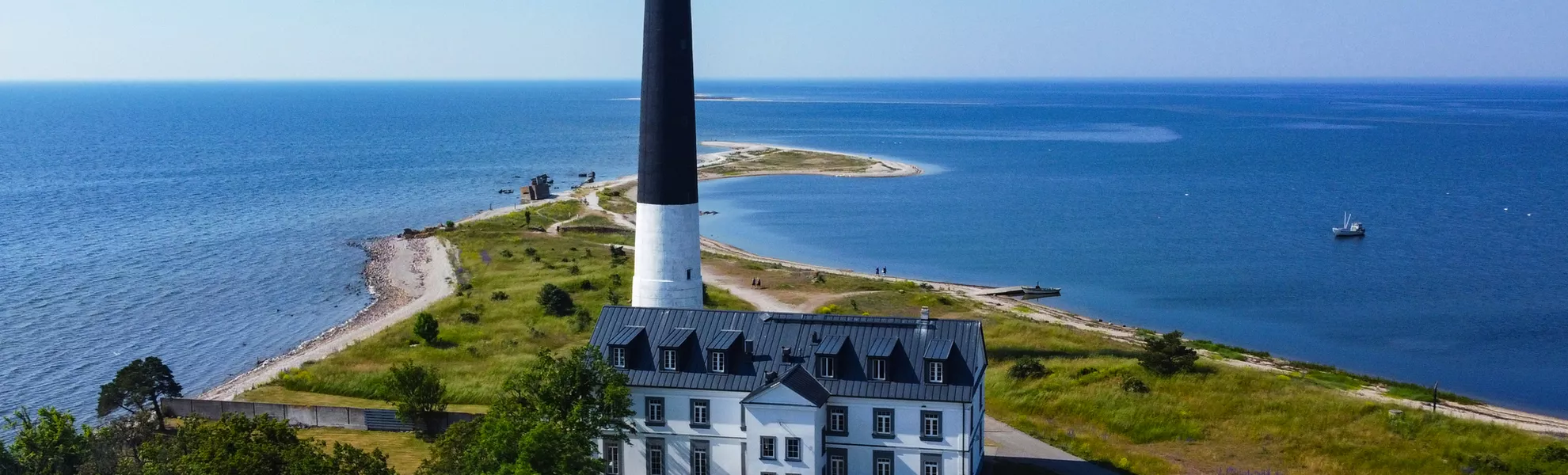 Sörve Leuchtturm auf der Insel Saaremaa, Estland - Ingus Evertovskis - stock.adobe.com