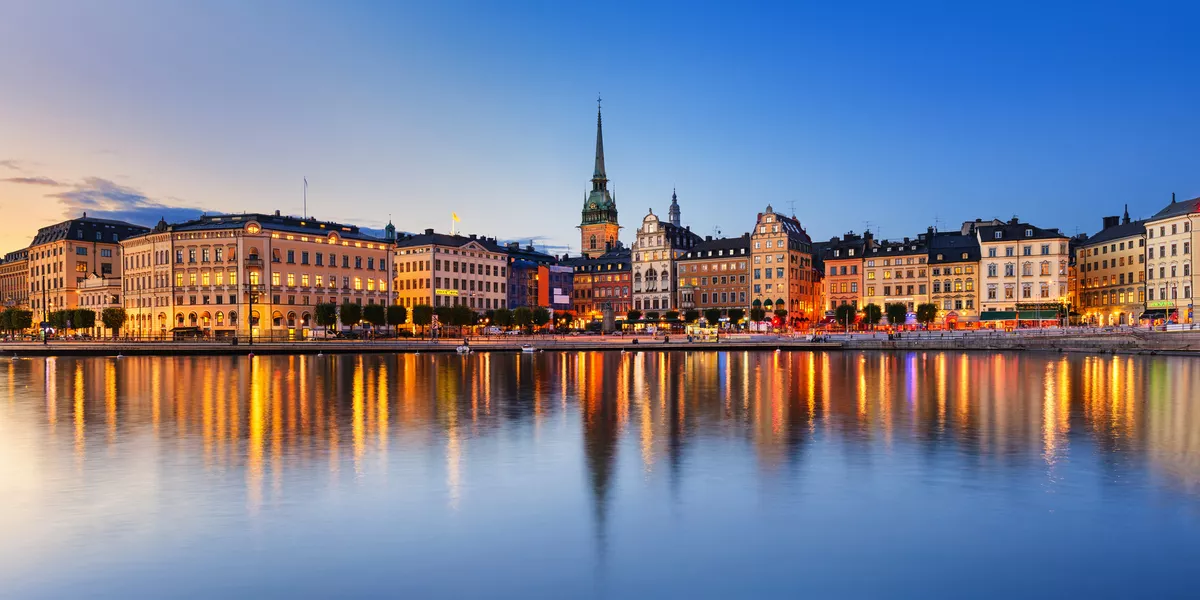 Gamla Stan bei Nacht in Stockholm - © Mapics - stock.adobe.com
