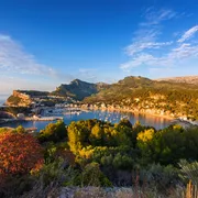 Panoramablick auf Port de Sóller auf Mallorca