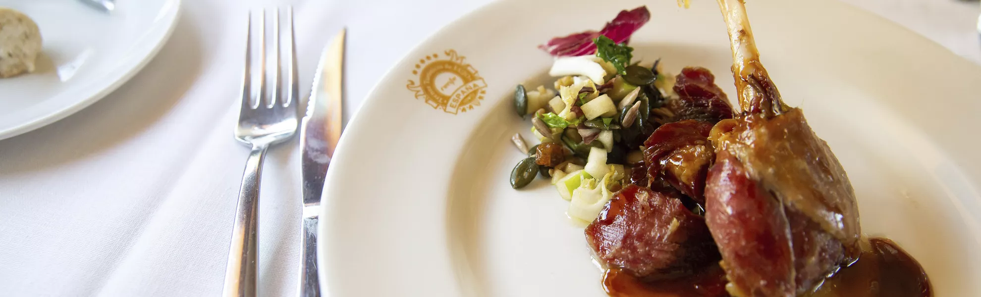 Speise an Bord - © Isabela Pacini  MERIAN