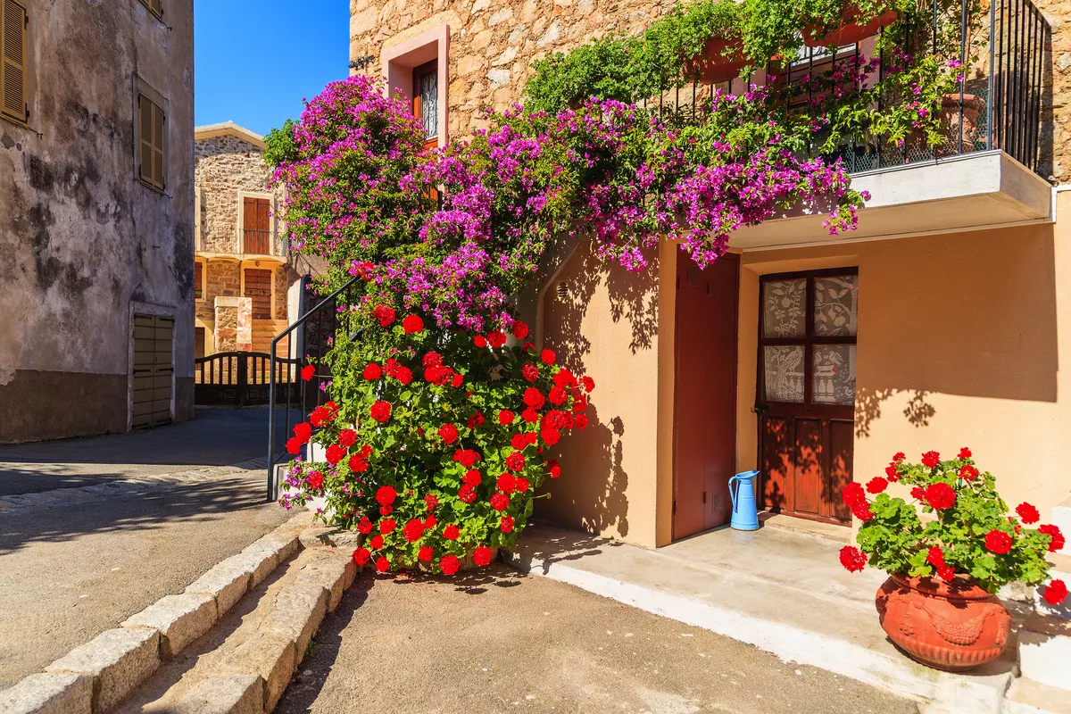 typisches Haus in Piana - ©pkazmierczak - stock.adobe.com