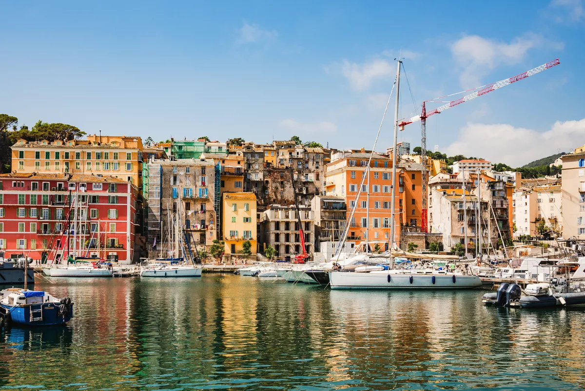 Altstadt und Hafen von Porto-Vecchio - © travelbook - stock.adobe.com