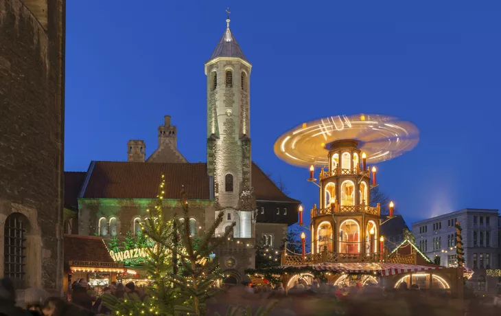 © panoramarx - stock.adobe.com - Weihnachtsmarkt in Braunschweig