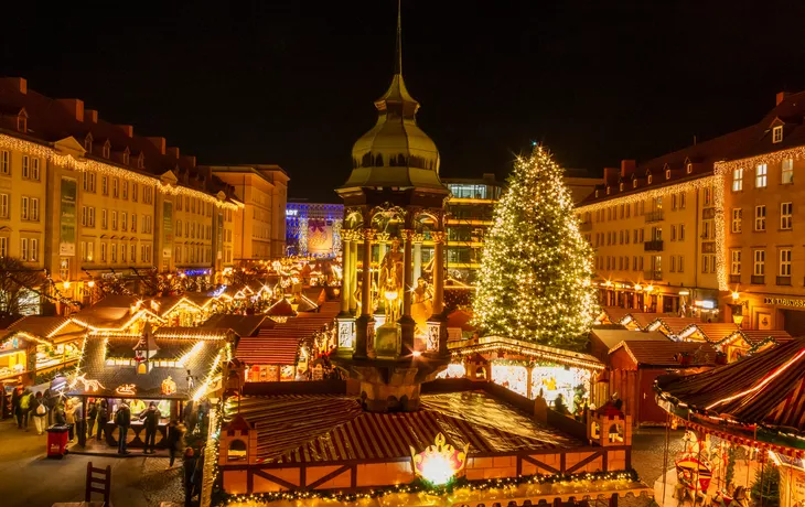 © Andrea Schwingel - stock.adobe.com - Magdeburger Weihnachtsmarkt auf dem Alten Markt