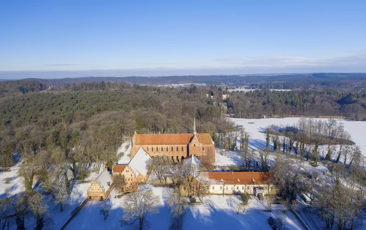 Kloster Chorin im Winterkleid - © Tilo Grellmann - stock.adobe.com