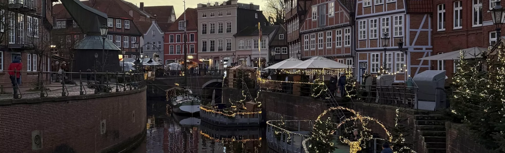 Schwinge in Stade bei Abenddämmerung - Monika Theiler