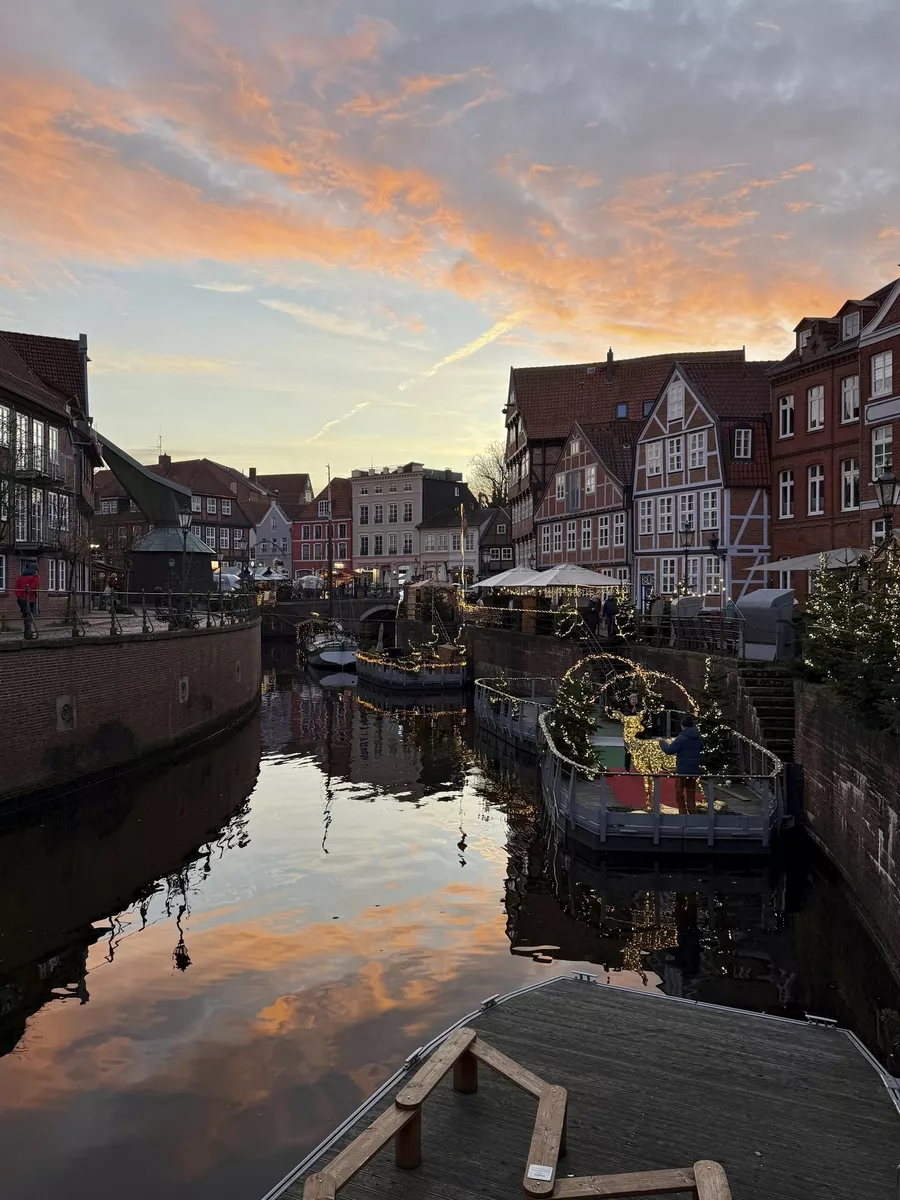 Schwinge in Stade bei Abenddämmerung - Monika Theiler