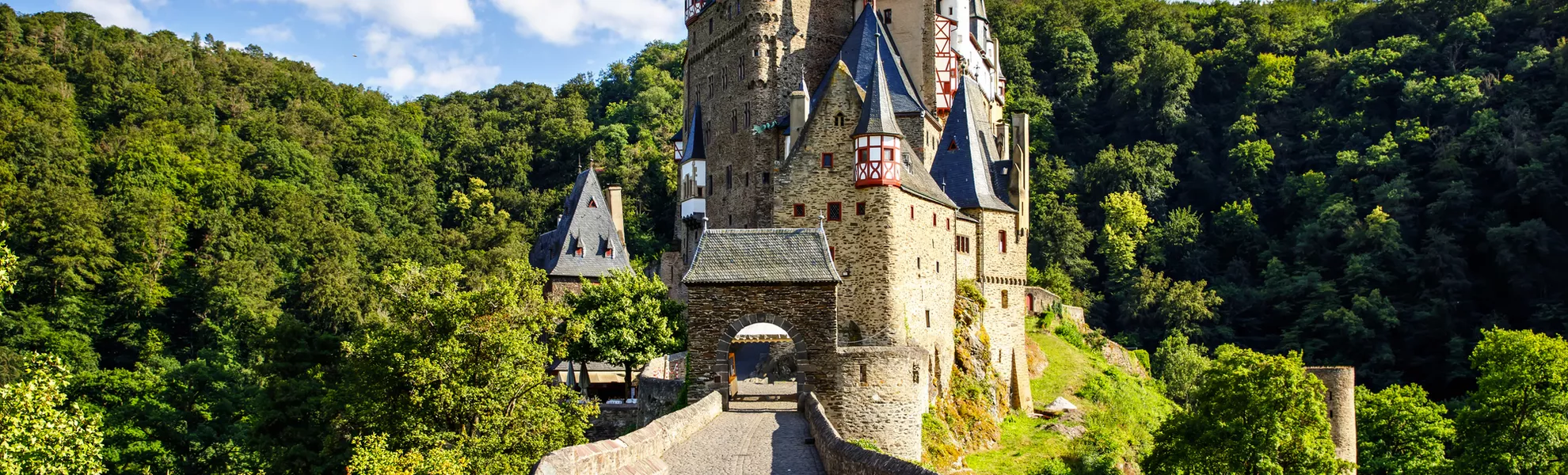 Burg Eltz in Rheinland-Pfalz - © Irina Schmidt - stock.adobe.com