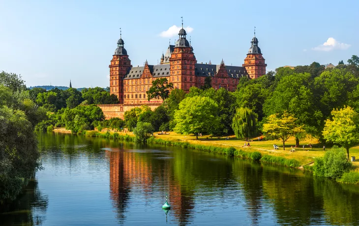 © Sina Ettmer - stock.adobe.com - Schloss Johannisburg in Aschaffenburg 