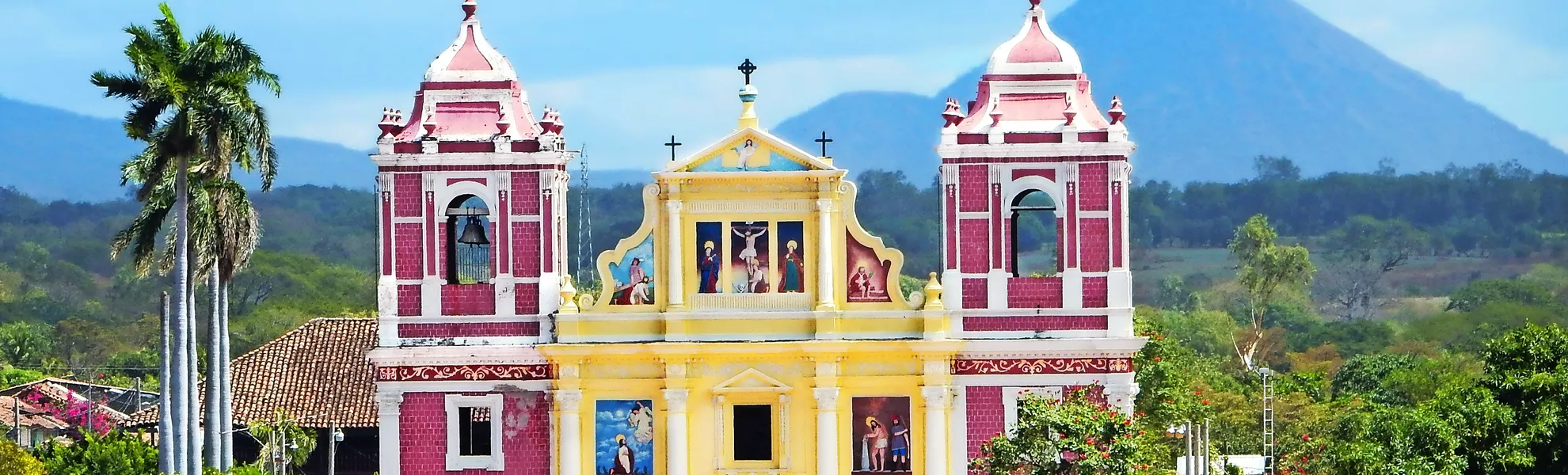 Iglesia el Calvario in León, Nicaragua - © Pixeltheater - stock.adobe.com