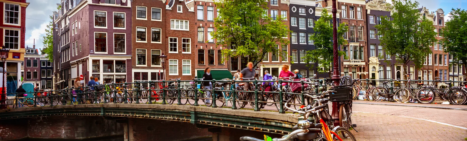 Kanal in Amsterdam - © adisa - stock.adobe.com