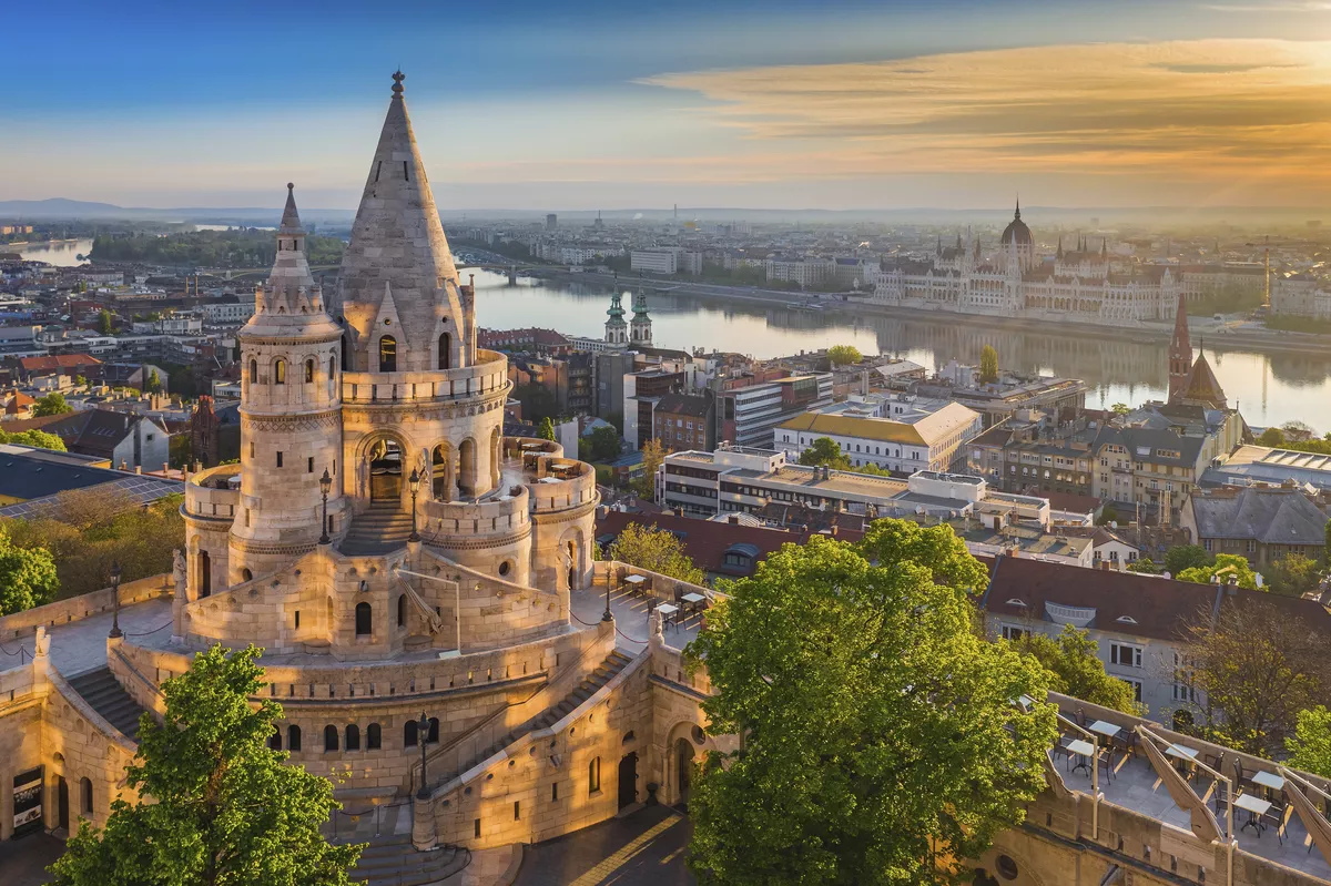 Ausblick von der Fischerbastei in Budapest - © zgphotography - stock.adobe.com