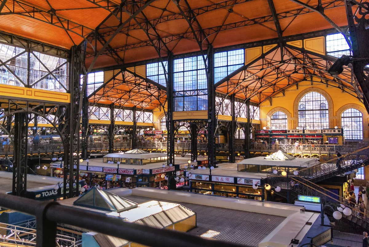Markthalle in Budapest - © LAMBERTOJESUS - stock.adobe.com