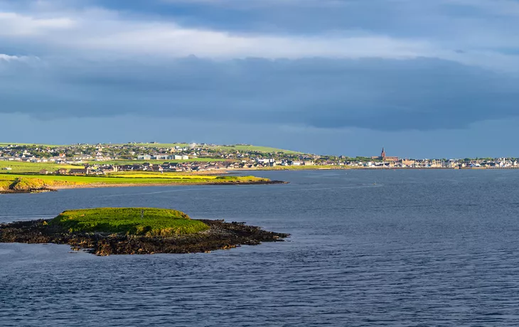 Kirkwall, die alte Hauptstadt der Orkneyinseln - © giumas - stock.adobe.com
