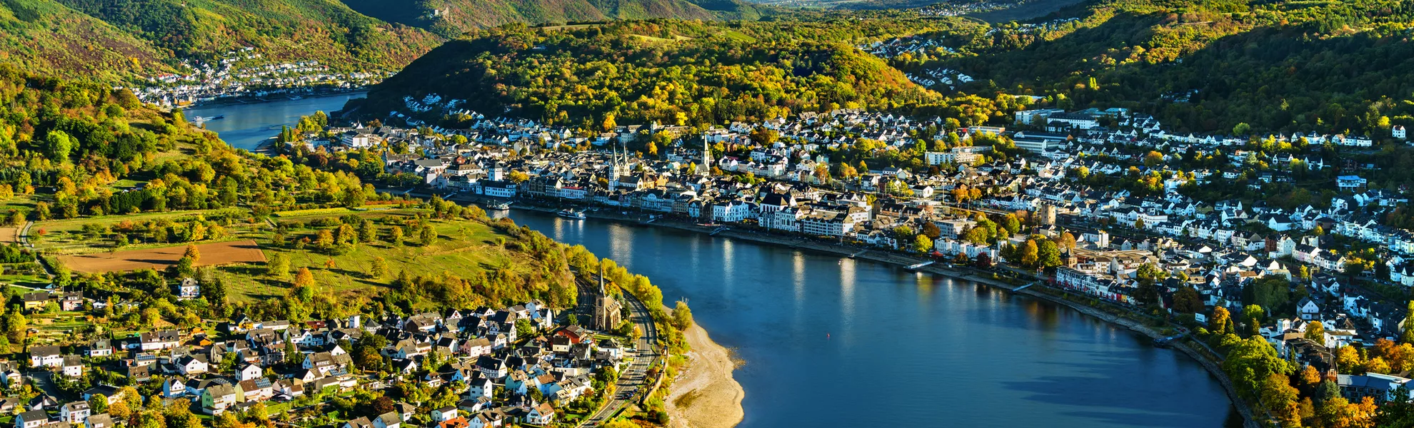 Luftaufnahme der Städte Filsen und Boppard mit dem Rhein in Deutschland - © Leonid Andronov - stock.adobe.com