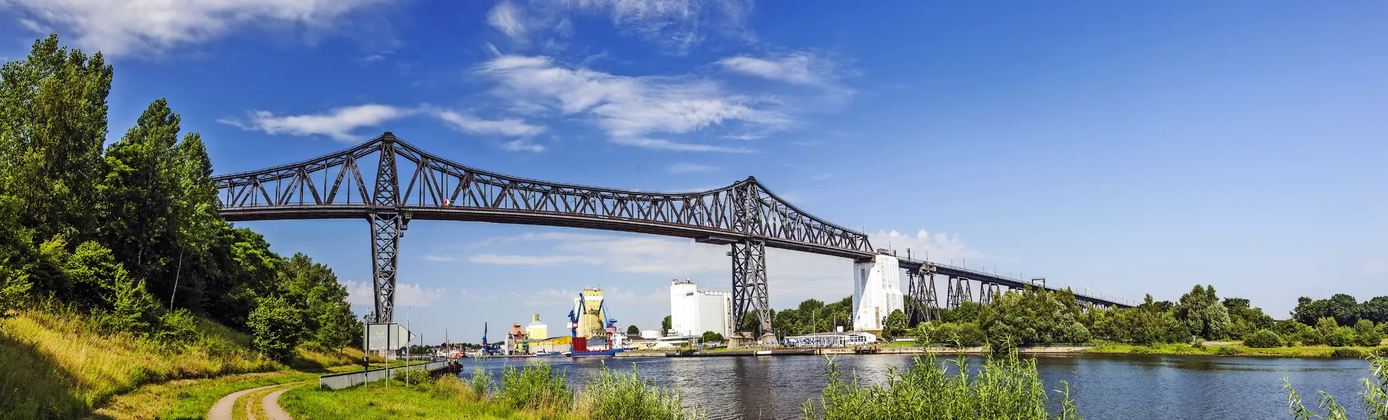 Historische Eisenbahnhochbrücke bei Rendsburg über den Nord-Ostsee-Kanal
 - © Gerhard1302 - Fotolia