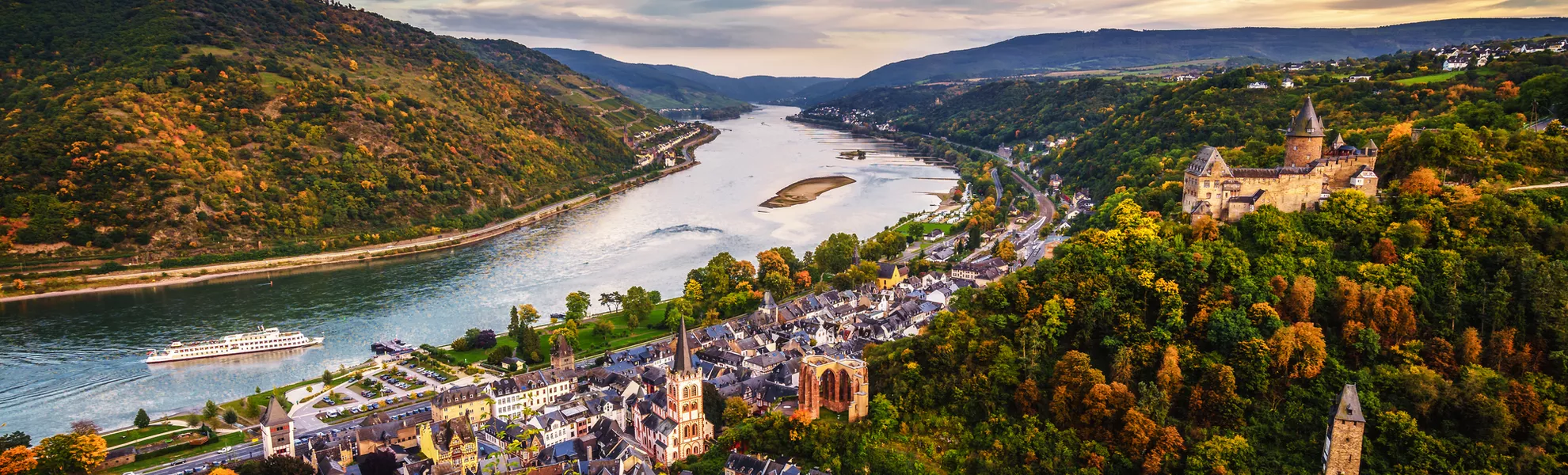 Bacharach am Mittelrhein - © katjaverhoeven - stock.adobe.com