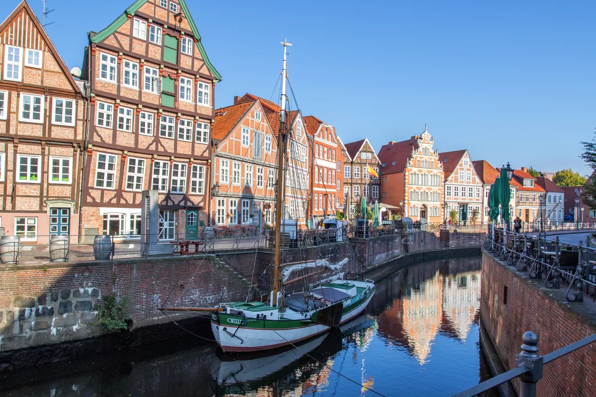 Blick über die Schwinge mit Kunsthaus Stade, Deutschland - ©eric - stock.adobe.com