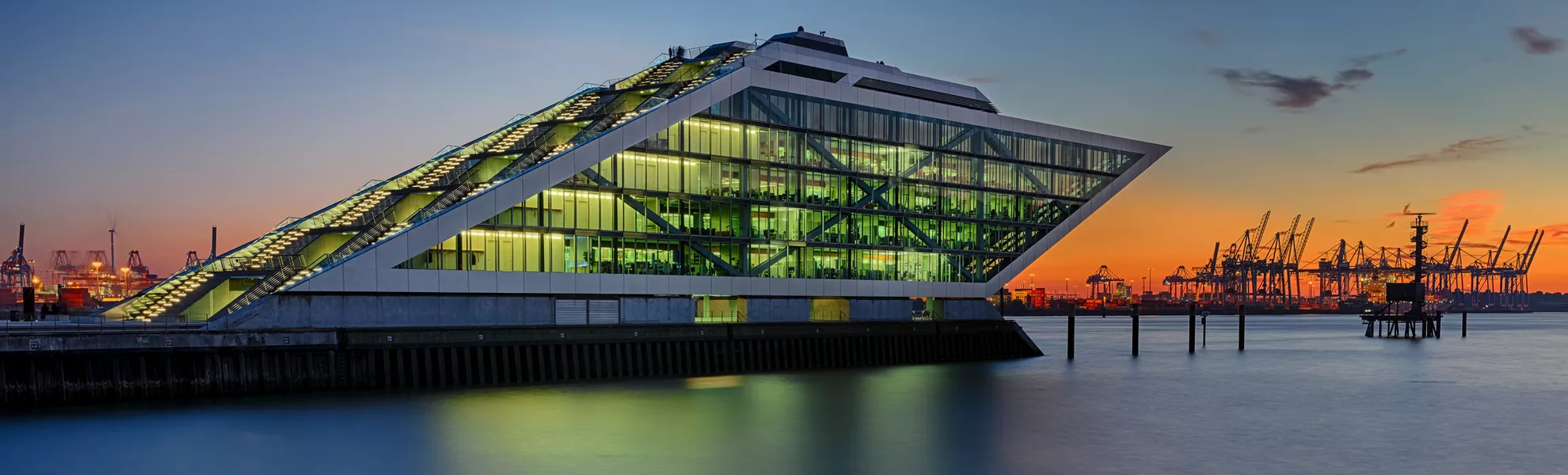 Dockland in Hamburg - © Blickfang - stock.adobe.com
