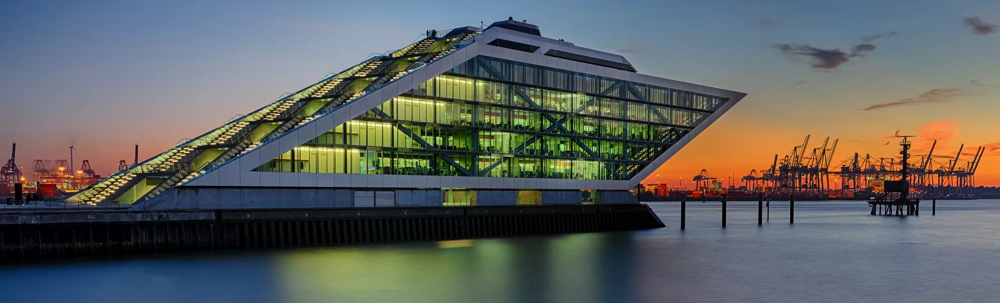 Dockland in Hamburg - © Blickfang - stock.adobe.com