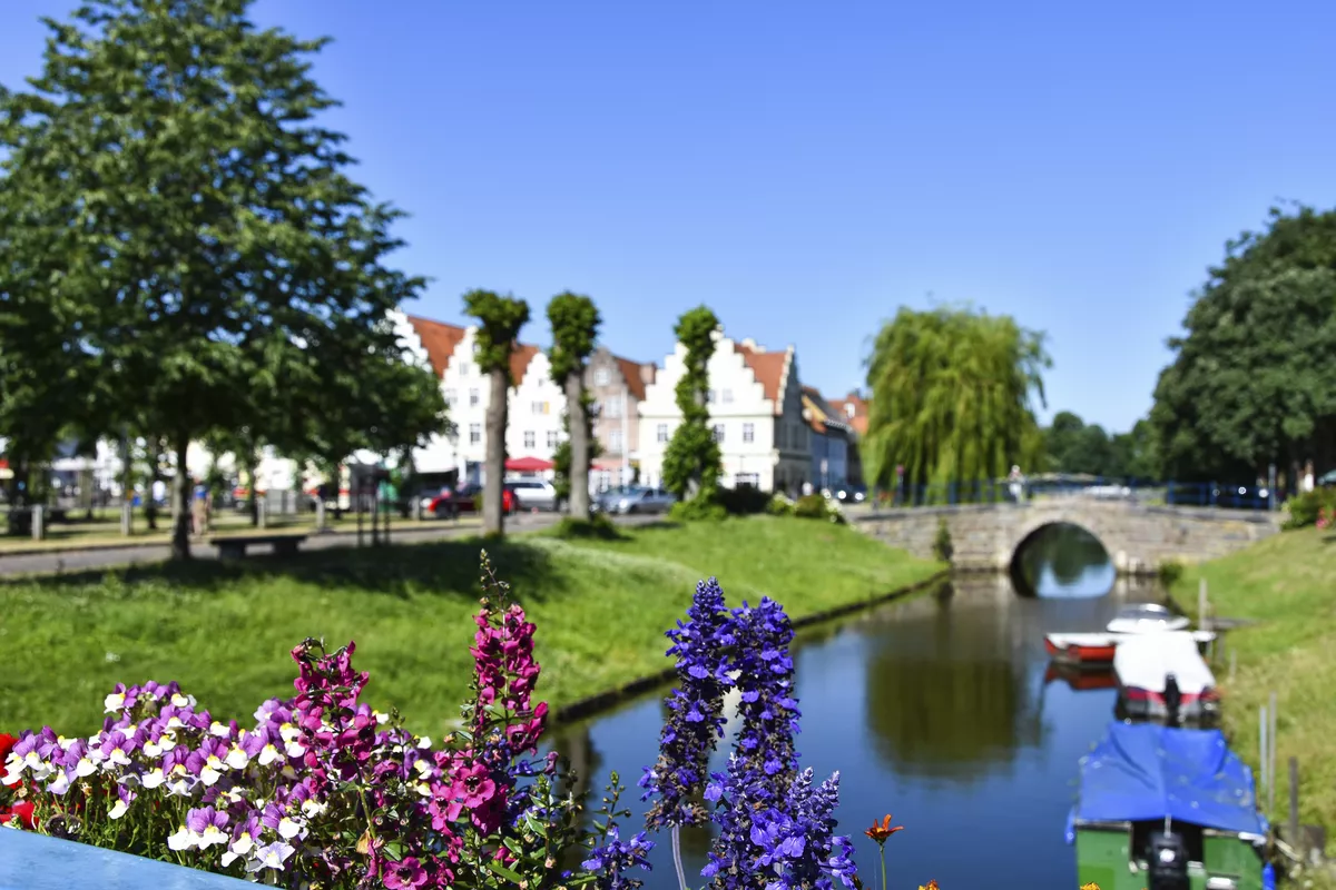 Grachten in Friedrichstadt - © Getty Images