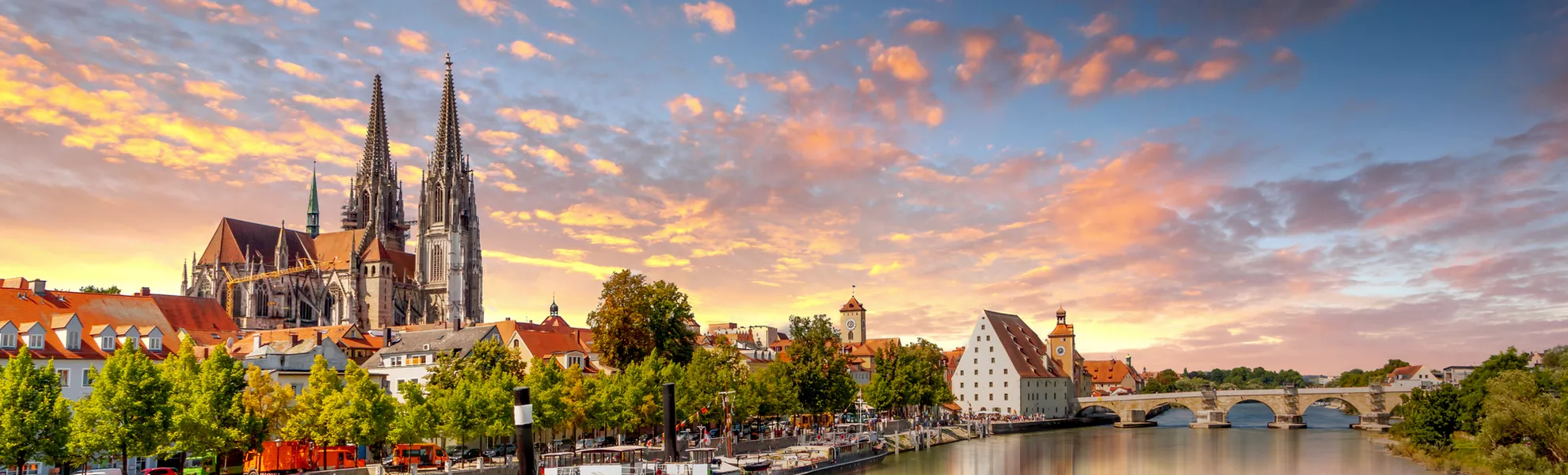Dom zu Regensburg - © Sina Ettmer - stock.adobe.com