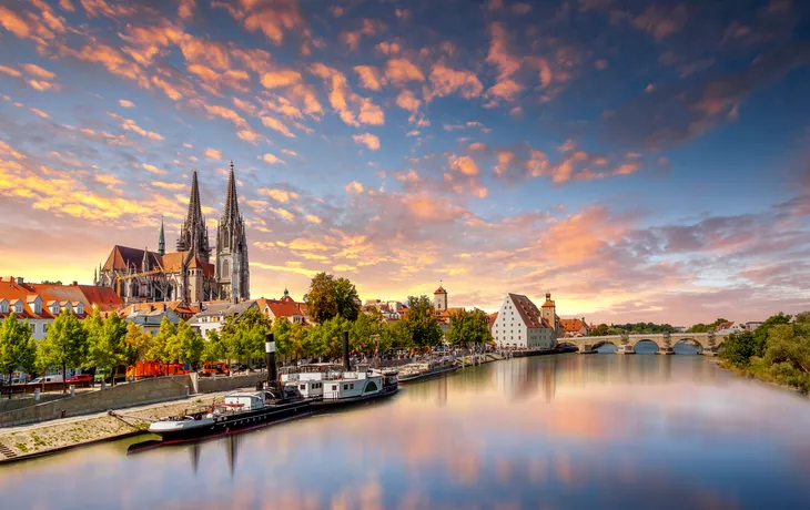 Dom zu Regensburg - © Sina Ettmer - stock.adobe.com