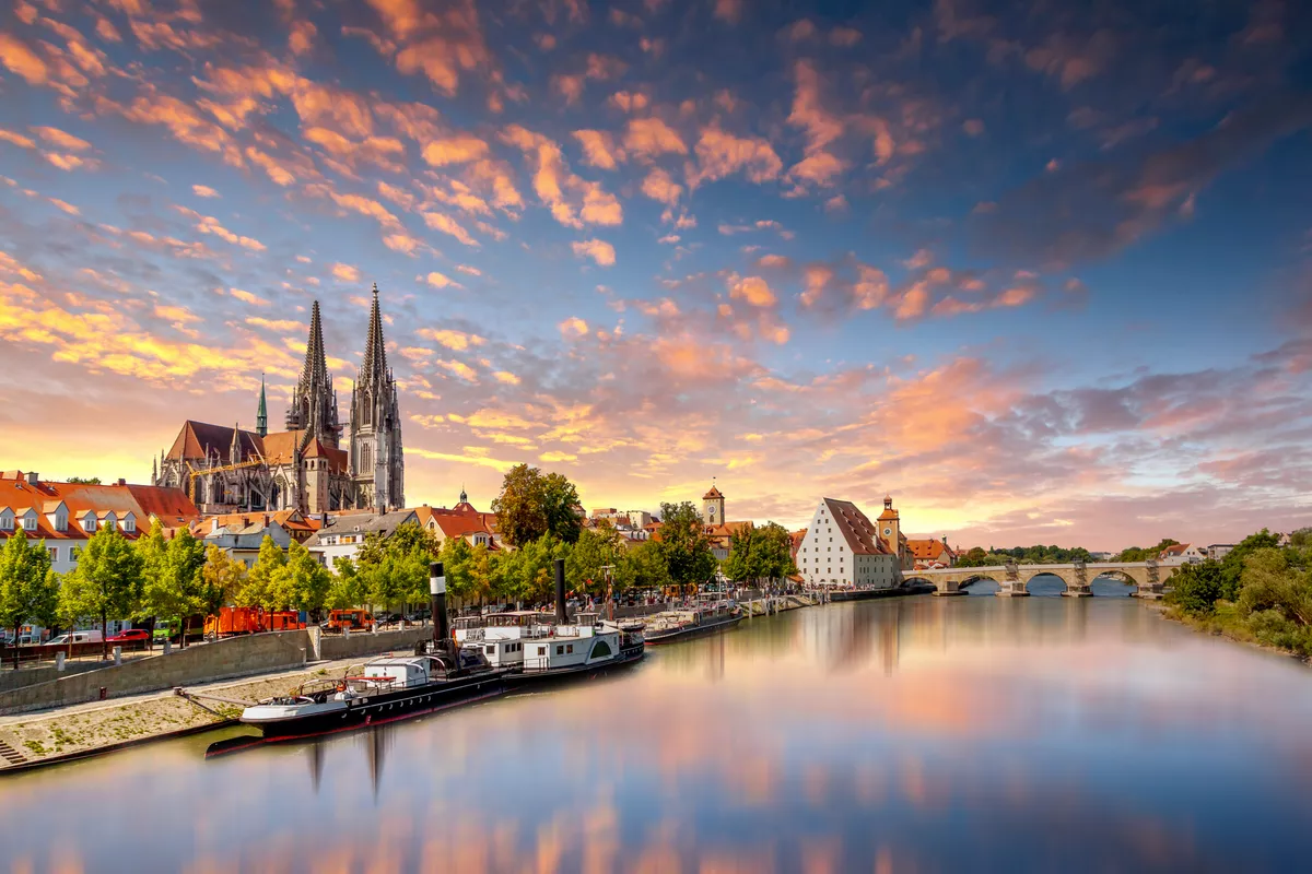 Dom zu Regensburg - © Sina Ettmer - stock.adobe.com